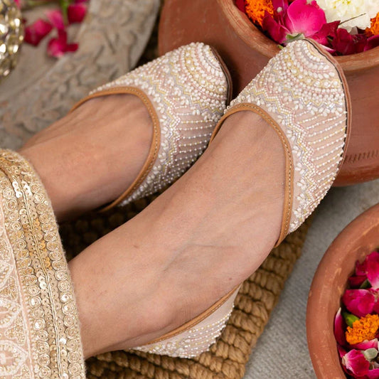 Punjabi Juttis: A Timeless Wedding Shoe Option - Motidhaage